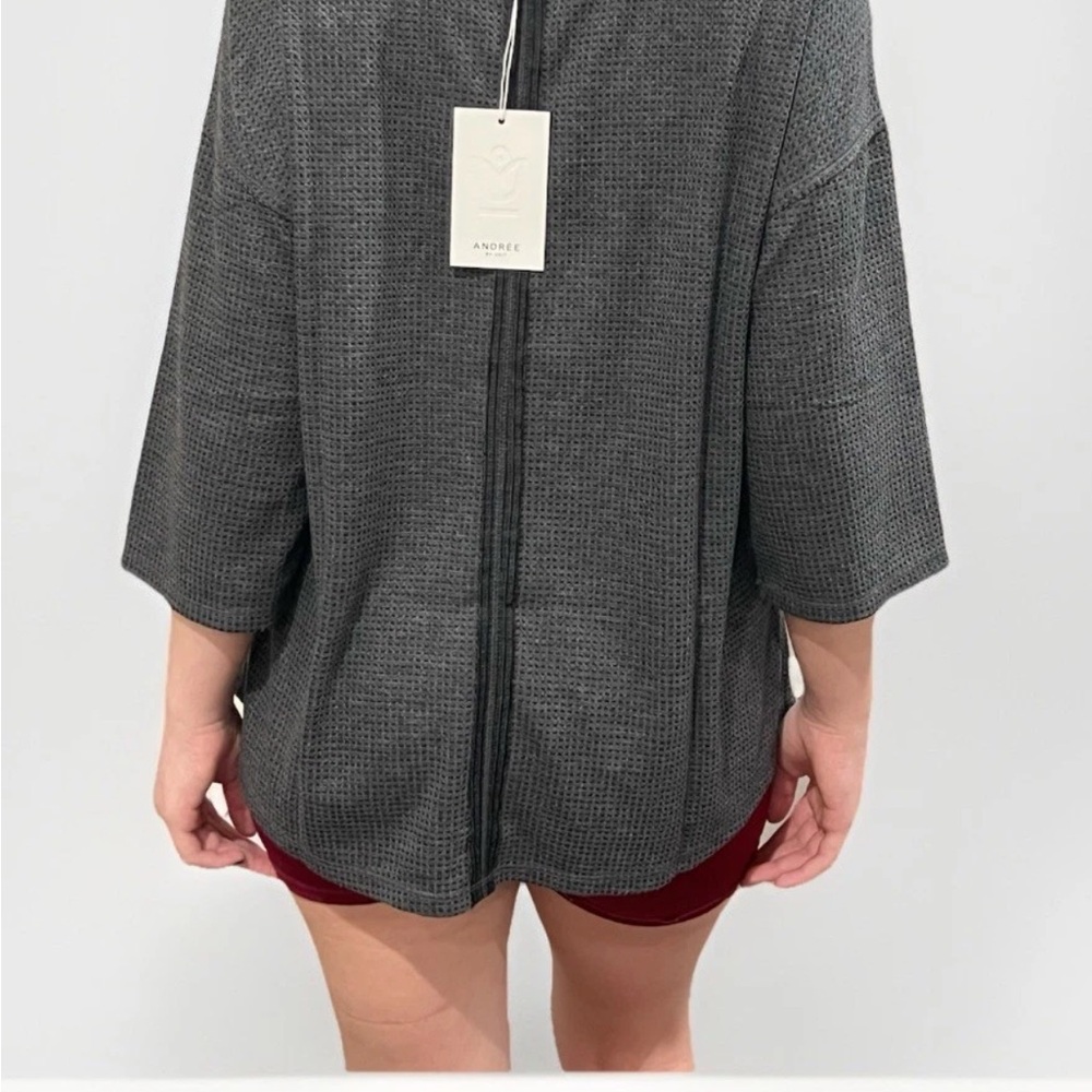 Zenana black waffle knit exposed seam 2/4 length b-neck blouse sz Small - Picture 3 of 3